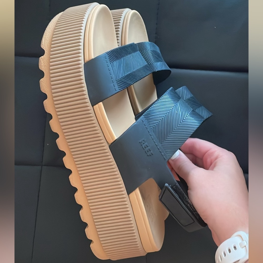 Women’s Reef Water Vista Platform Sandals size 7, like new condition!